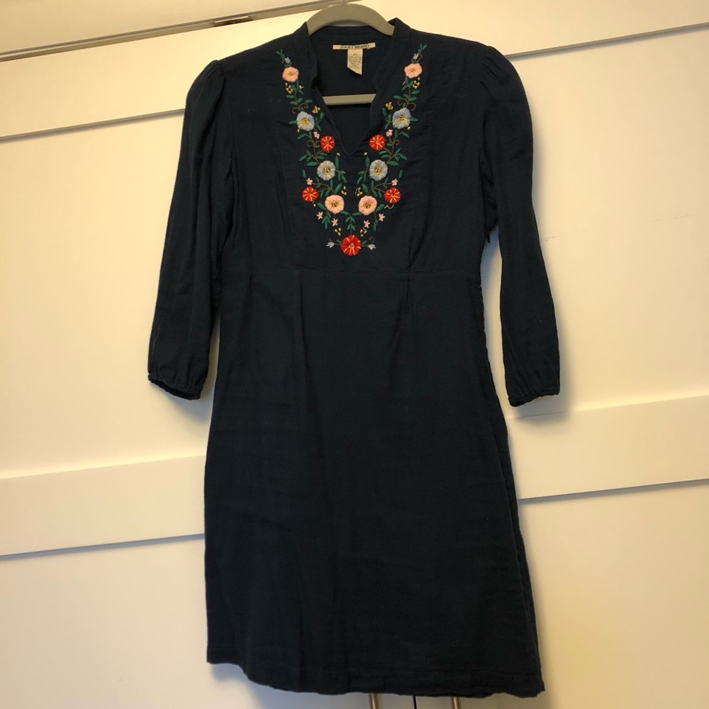 Embroidered Lucky Brand dress 🌸🌼🌻